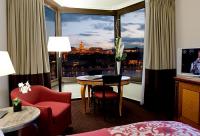 Sofitel Chain Bridge Hotel in Budapest - luxury room with great panorama to the palace Sofitel Chain Bridge Hotel in Budapest - luxury room with great panorama to the palace